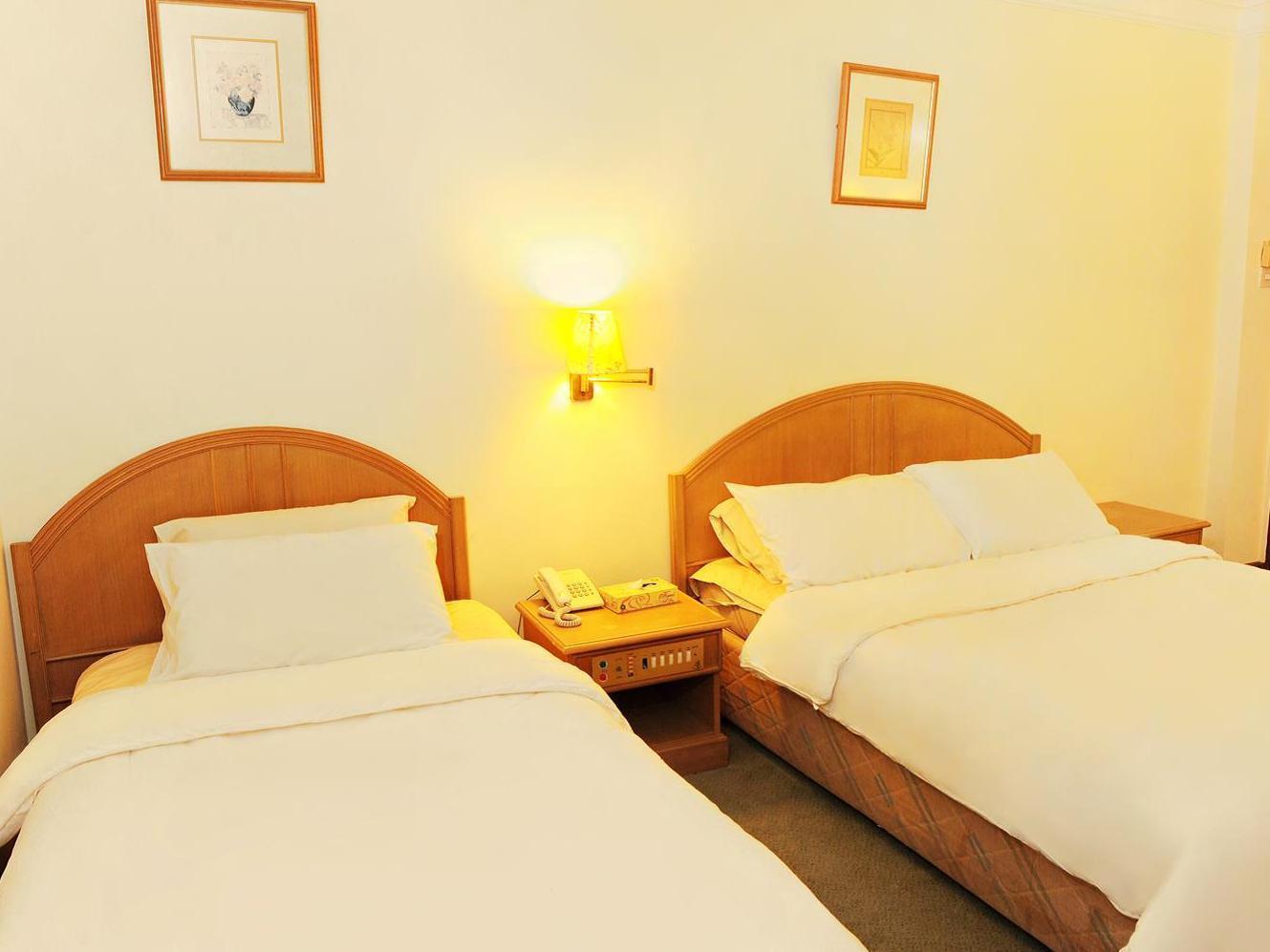 Borneo Hotel Kuching Kültér fotó
